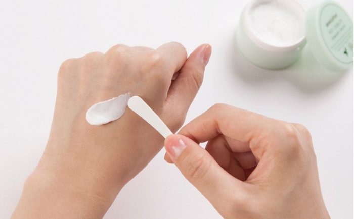 kem duong innisfree no sebum powder cream 4