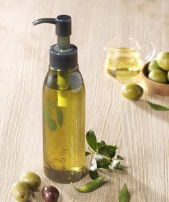 tay-trang-dau-innisfree-olive-real-cleansing-oil-10