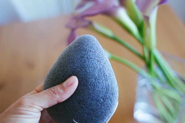 bot-rua-mat-charcoal-konjac-cleansing-puff-the-face-shop-3 bot-rua-mat-charcoal-konjac-cleansing-puff-the-face-shop-3