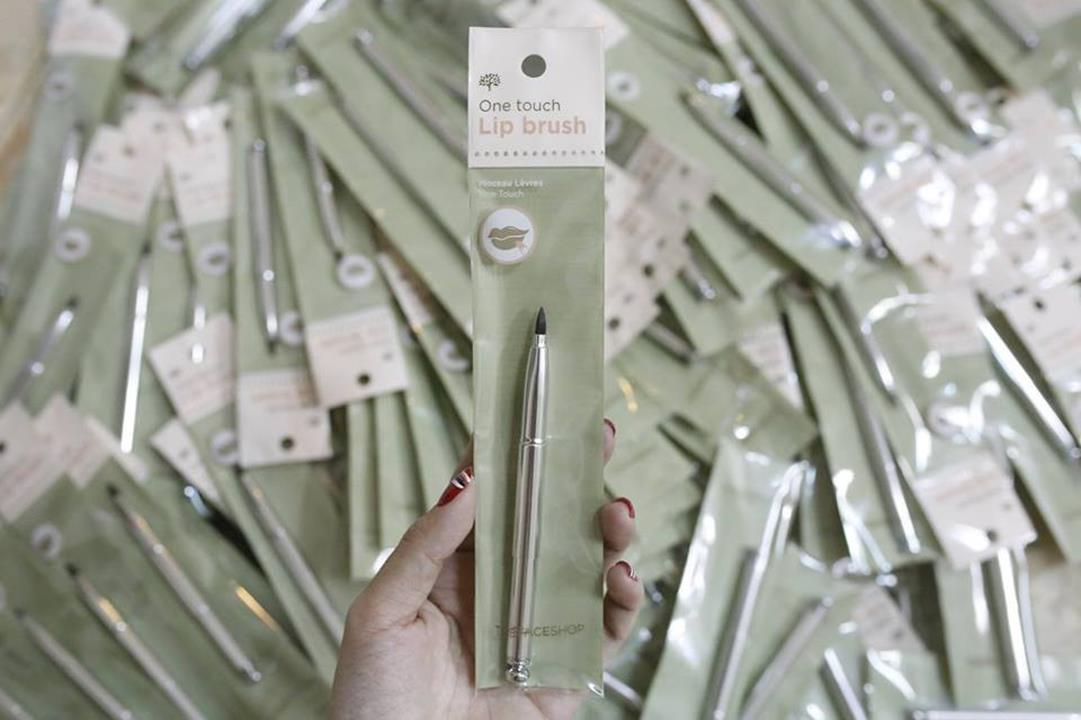 choi moi one touch lip brush the faceshop 6