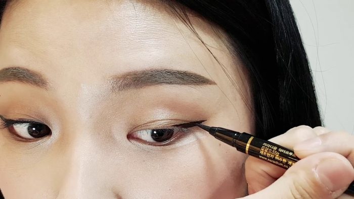 ke-mat-sieu-manh-lau-troi-chou-chou-super-easy-eyeliner-brush-21 ke-mat-sieu-manh-lau-troi-chou-chou-super-easy-eyeliner-brush-21