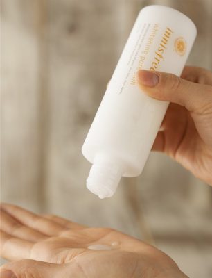 nuoc-hoa-hong-lam-sang-da-innisfree-whitening-pore-skin-2 Nước hoa hồng trắng da Innisfree Whitening Pore Skin