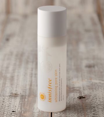 nuoc-hoa-hong-lam-sang-da-innisfree-whitening-pore-skin-5 Nước hoa hồng trắng da Innisfree Whitening Pore Skin