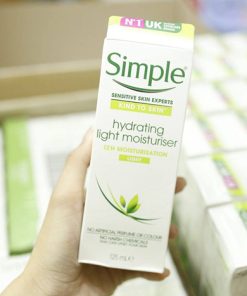 kem duong am Simple Kind To Skin Hydrating Light Moisturiser 12