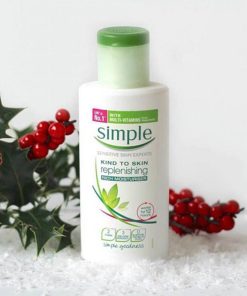 kem duong am Simple Kind To Skin Hydrating Light Moisturiser 13