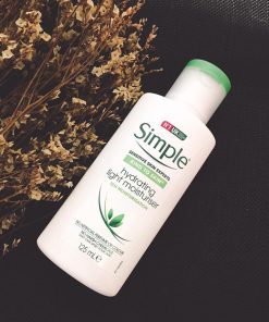 kem duong am Simple Kind To Skin Hydrating Light Moisturiser 5