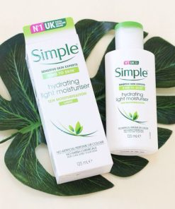 Kem dưỡng ẩm Simple Kind To Skin Hydrating Light Moisturiser