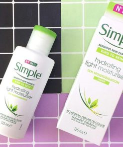 kem duong am Simple Kind To Skin Hydrating Light Moisturiser 8