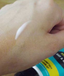 kem duong am ngay va dem balance hyaluronic ultra hydrating moisturiser 50ml 2