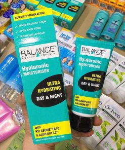 kem duong am ngay va dem balance hyaluronic ultra hydrating moisturiser 50ml 8