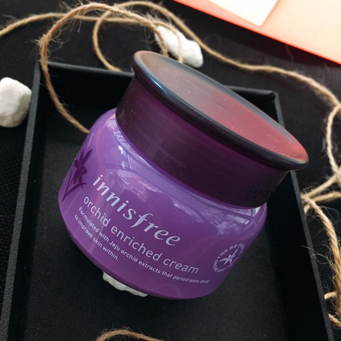 kem duong trang va chong lao hoa innisfree jeju orchid enriched cream 11