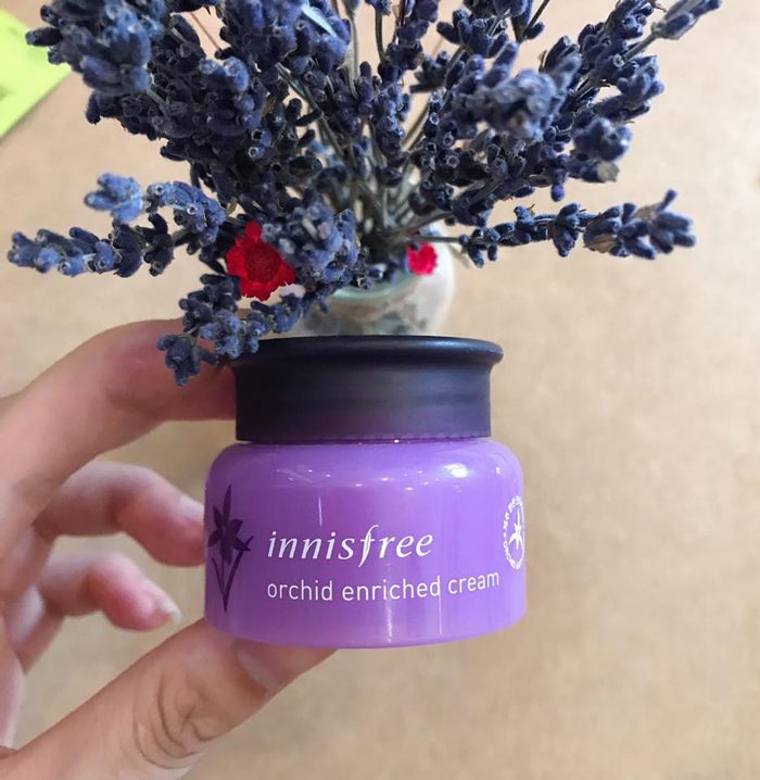 kem duong trang va chong lao hoa innisfree jeju orchid enriched cream 7