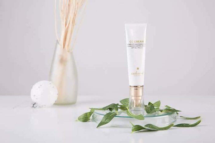kem trang diem sakura cc cream flawless control base 7