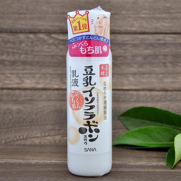 Nước hoa hồng SANA Nameraka Isoflavone Facial Milky Lotion