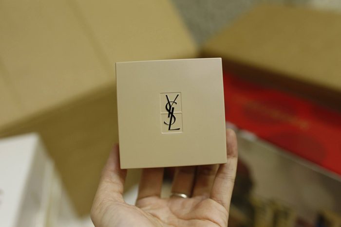 Phấn tươi YSL Touche Éclat Water Compact Foundation