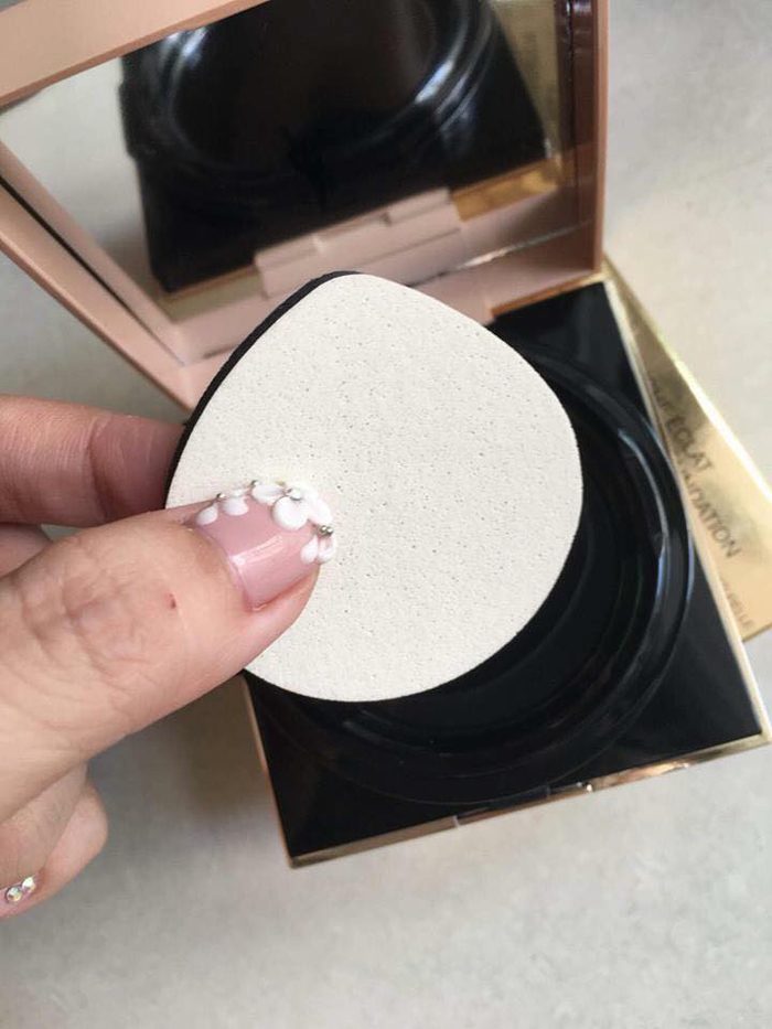 Phấn tươi YSL Touche Éclat Water Compact Foundation