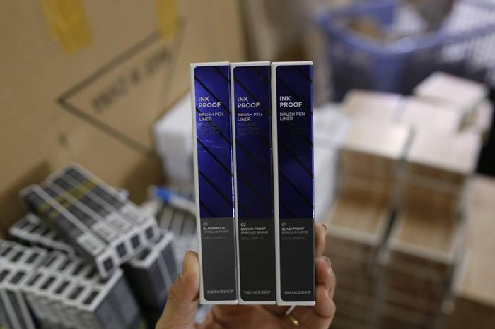 Bút dạ kẻ mắt The Face Shop Ink Proof Brush Pen Liner