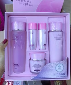 kem duong 3w clinic flower effect extra moisturizing cream 3