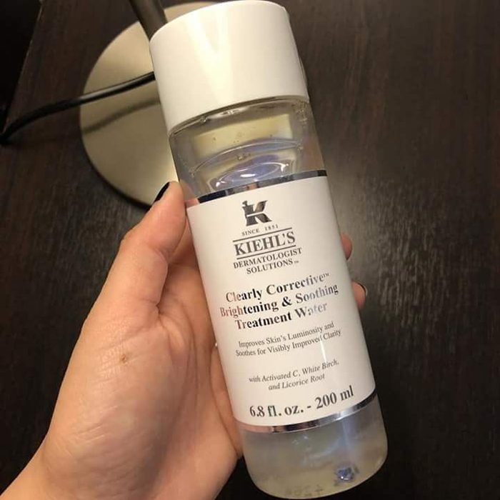 Nước thần Kiehl’s Clearly Corrective™ Brightening & Soothing Treatment Water
