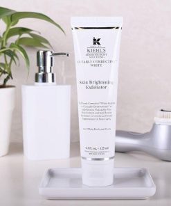 sua rua mat kiehls clearly corrective brightening exfoliating daily cleanser 4