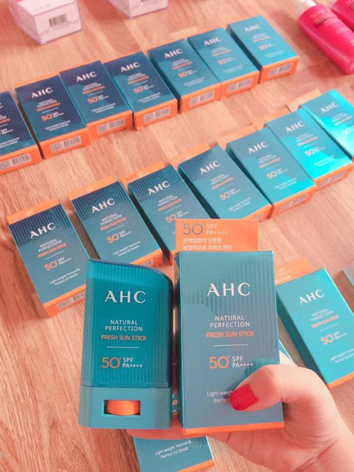 Kem chống nắng AHC Natural Perfection Fresh Sun Stick