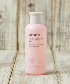 Nước hoa hồng Innisfree cherry blossom skin
