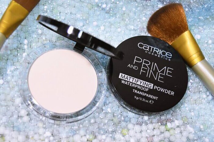 Phấn Phủ Catrice Prime And Fine Wterproof Mattifying Powder