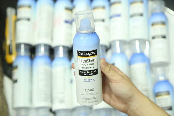 Xịt chống nắng Neutrogena ultra sheer body mist sunscreen