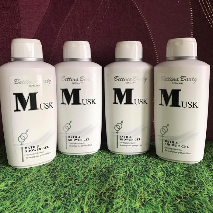sua tam nuoc hoa bettina barty musk 6