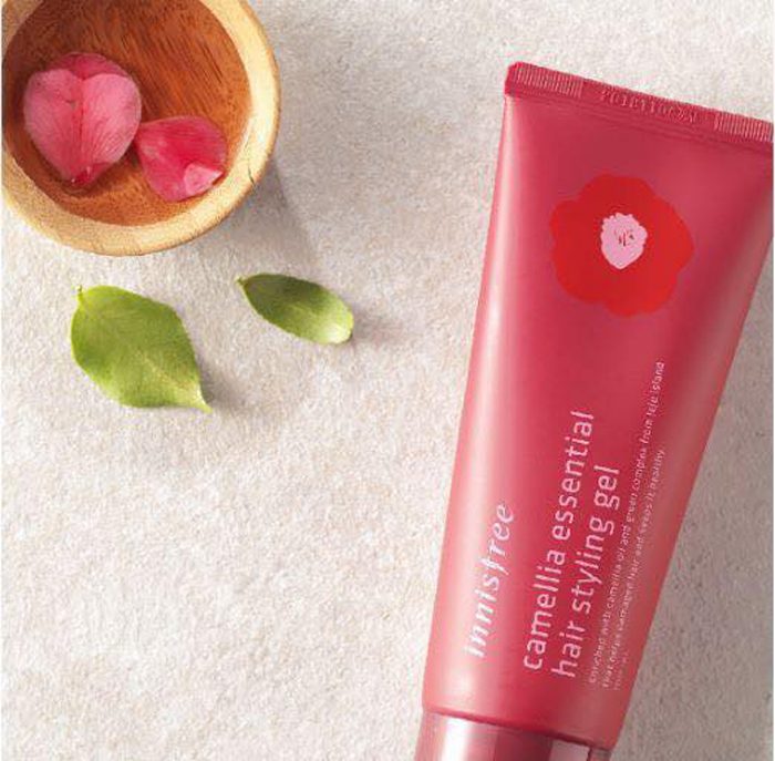 gel tao kieu toc innisfree camellia essential hair styling 4