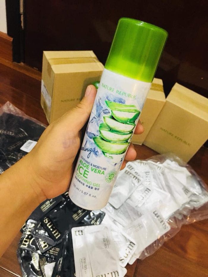 xit khoang aloe vera ice soothing gel 1