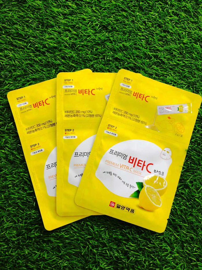 mat na 2 buoc uong va dap premium vita c mask 1