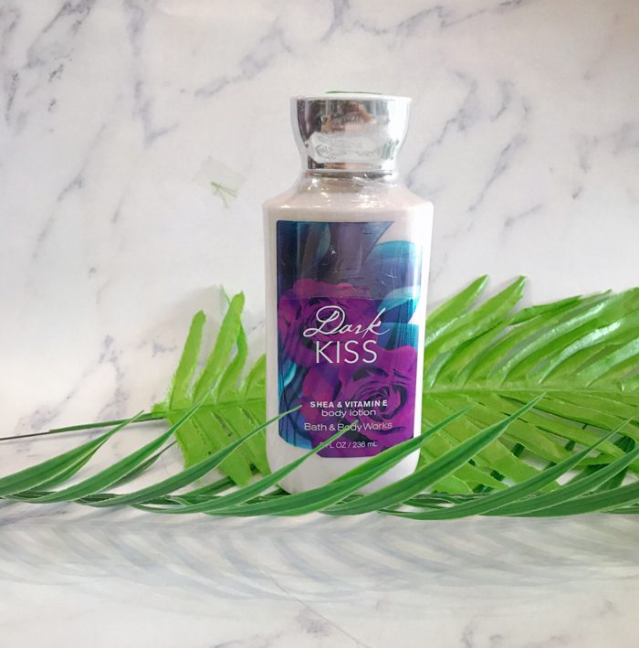 sua duong the bathbody works dark kiss 1