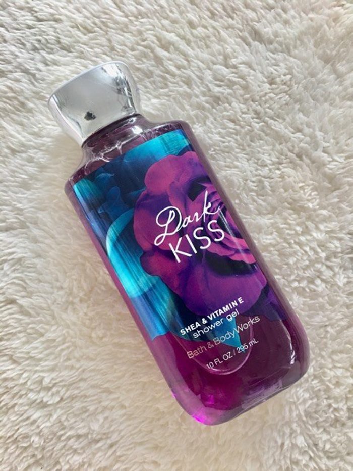 sua duong the bathbody works dark kiss 2