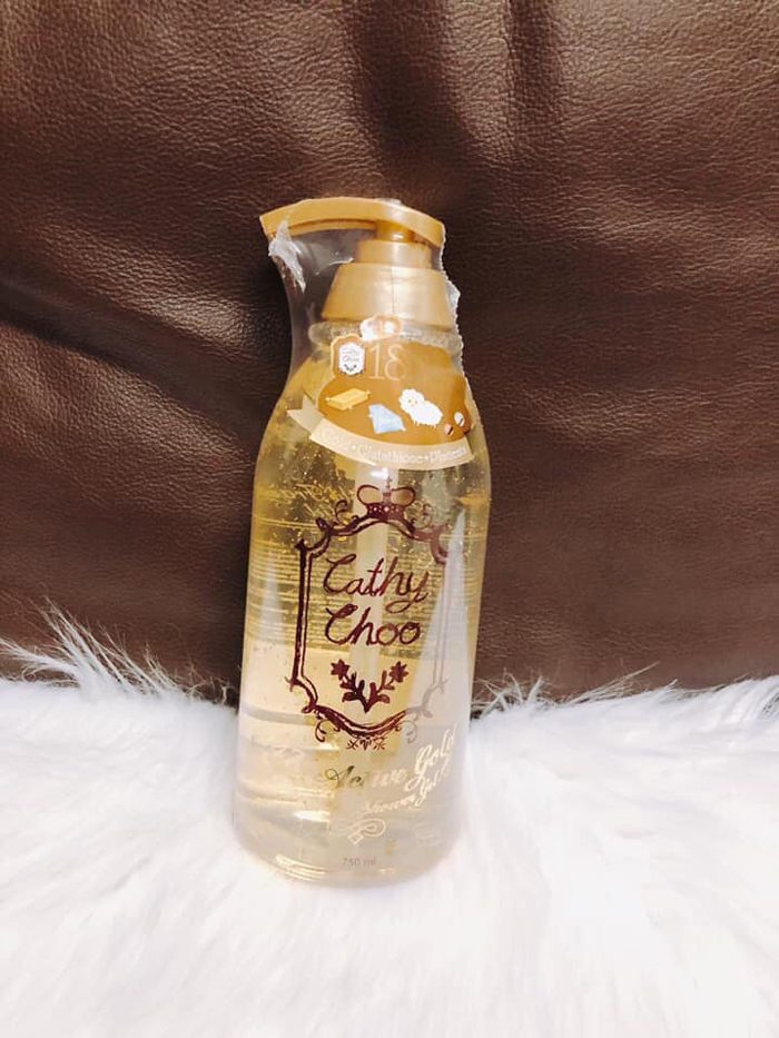sua tam trang da cathy choo 24k active gold 5