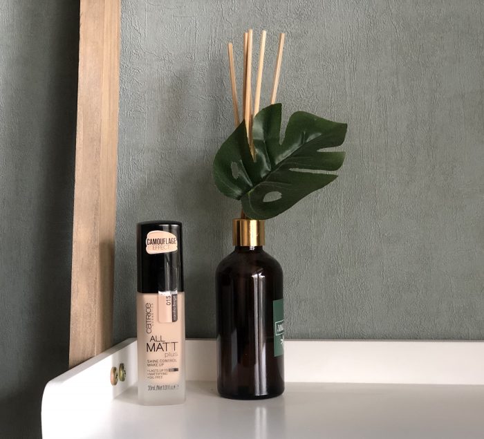 Kem nền kiềm dầu Catrice all matt plus shine control make up 18h 11