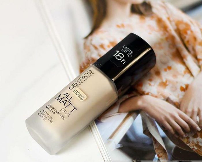 Kem nền kiềm dầu Catrice all matt plus shine control make up 18h 7
