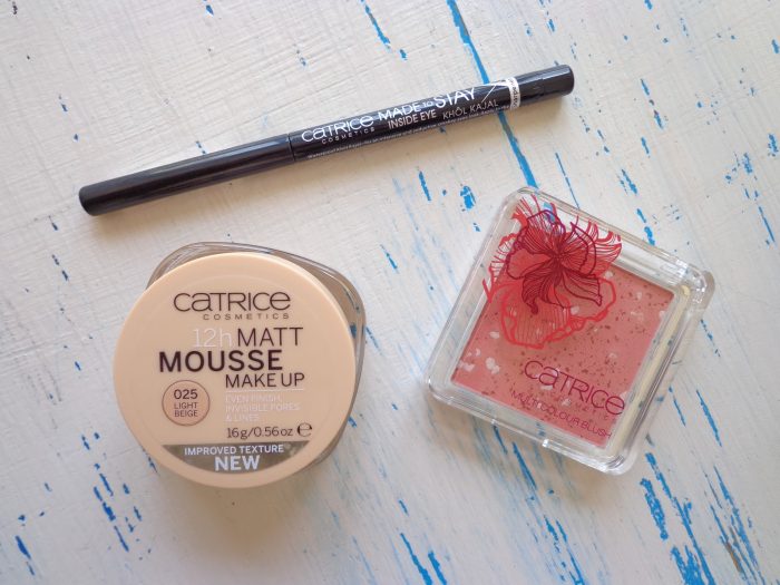 Phấn tươi Catrice 12h Matt Mousse Make Up 15