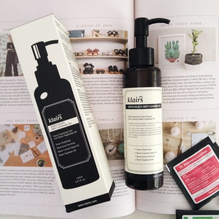 dau tay trang kiem soat ba nhon klairs gentle black deep cleansing oil 9 1