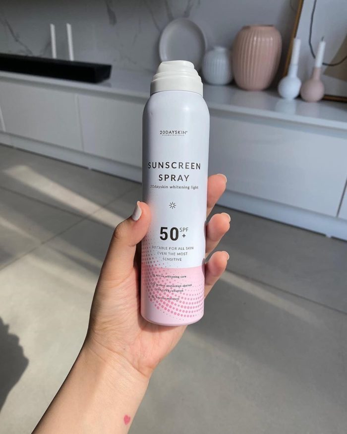 Xit Chong Nang Trang Da 20DaySkin SunScreen Spray 3