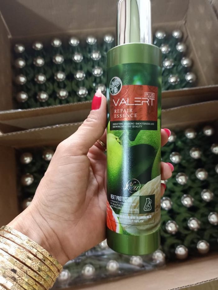Xit duong toc tinh dau buoi Valert Repair Essence Plus 12