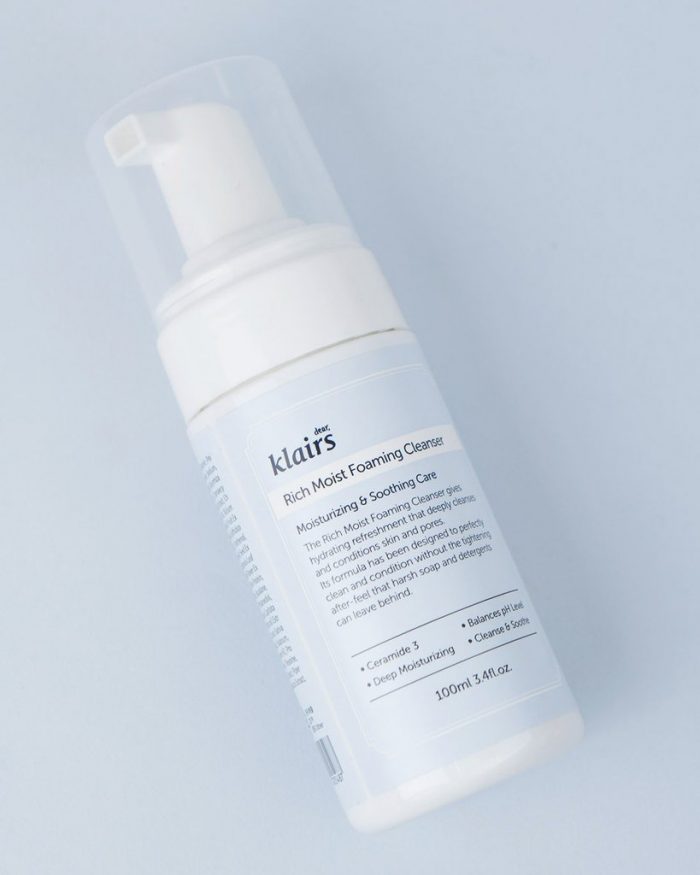 sua rua mat klairs rich moist foaming cleanser 10