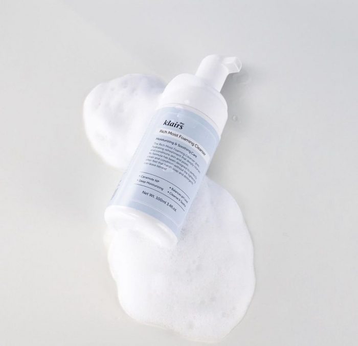 sua rua mat klairs rich moist foaming cleanser 11