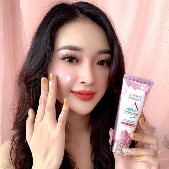 kem cap am aqua whitening moisture cream 8