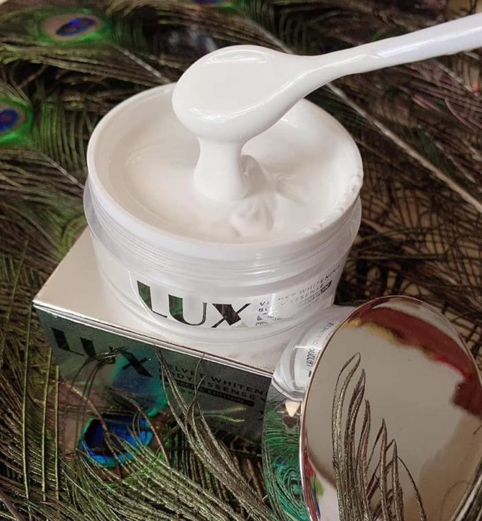 kem duong trang da tinh chat yen tuoi collagen lux velvet whitenning 5