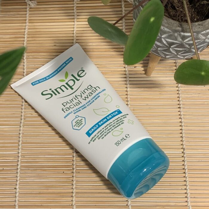 sua rua mat thai doc da simple daily skin detox purifying facial wash 10