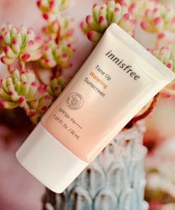 Kem Chống Nắng Nâng Tông Innisfree Tone Up Watering Sunscreen Spf50+ Pa++++
