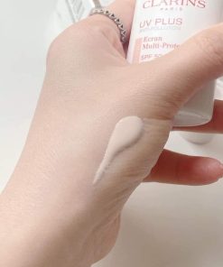 kem chong nang clarins uv plus anti pollution day screen multi protection5
