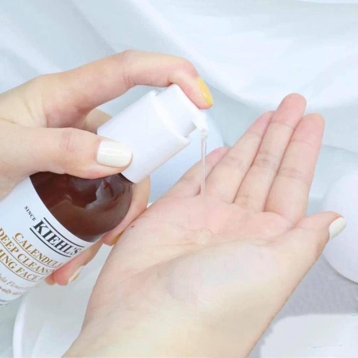 Sữa rửa mặt Kiehls Calendula Foam Cleansing Gel