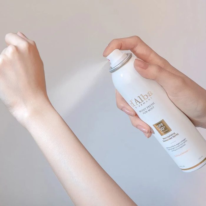 Xịt Chống Nắng Dalba Moist Fresh Sun Mist SPF50+